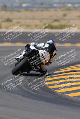 media/Oct-08-2022-SoCal Trackdays (Sat) [[1fc3beec89]]/Turn 11 Backside (1145am)/